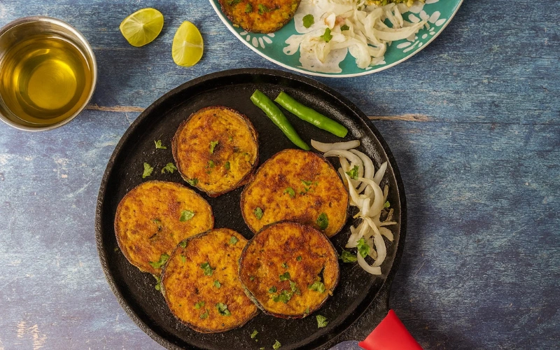 Best Baingan Bhaja Recipe – Authentic & Crispy in 25 Min